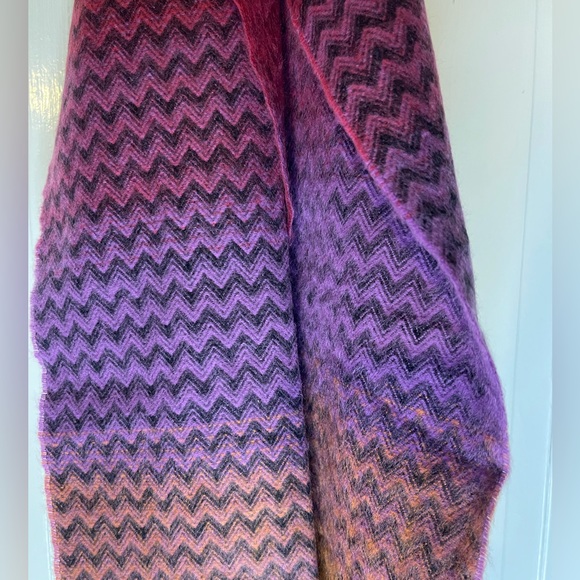 David & Young Softer Than Cashmere? Scarf Purple/Black/Orange/Red - Picture 2 of 3